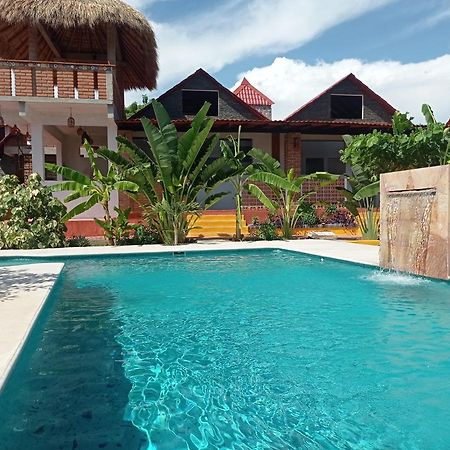 Bungalows Y Cabanas, Las Barracas De La Barra Malucano Екстериор снимка