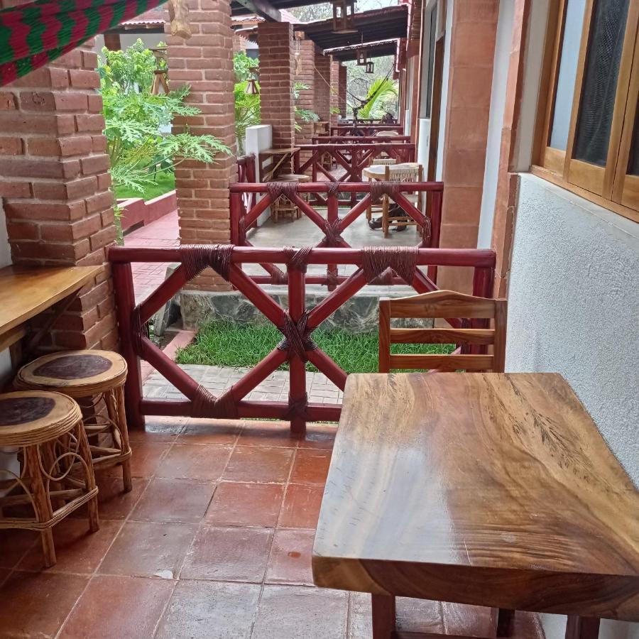 Bungalows Y Cabanas, Las Barracas De La Barra Malucano Екстериор снимка