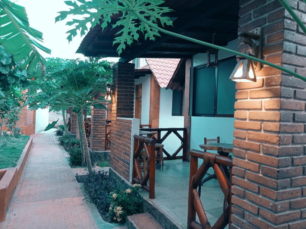 Bungalows Y Cabanas, Las Barracas De La Barra Malucano Екстериор снимка