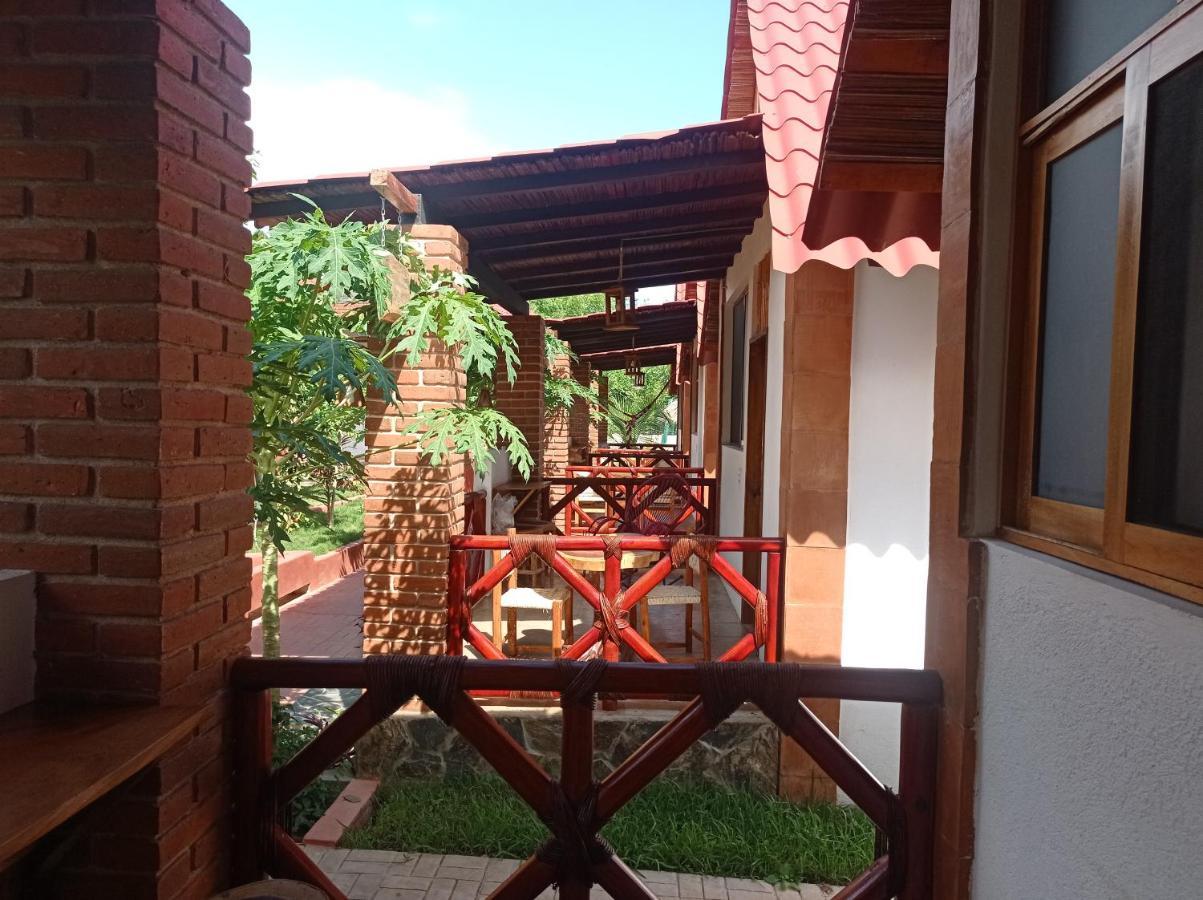 Bungalows Y Cabanas, Las Barracas De La Barra Malucano Екстериор снимка
