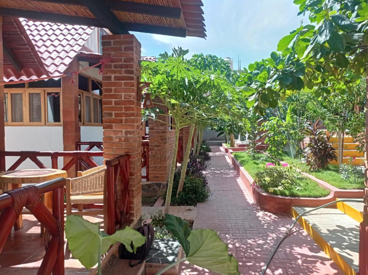 Bungalows Y Cabanas, Las Barracas De La Barra Malucano Екстериор снимка