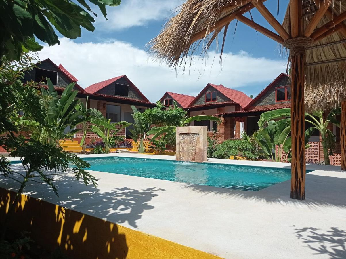 Bungalows Y Cabanas, Las Barracas De La Barra Malucano Екстериор снимка